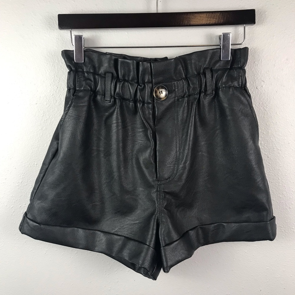 TOPSHOP Womens Faux Leather Paperbag Shorts Size 4 Black